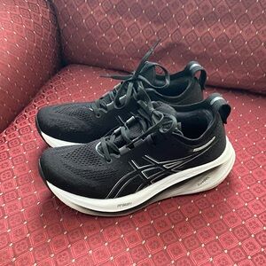 ASICS Gel Nimbus 26 Women's Black and White Sneakers